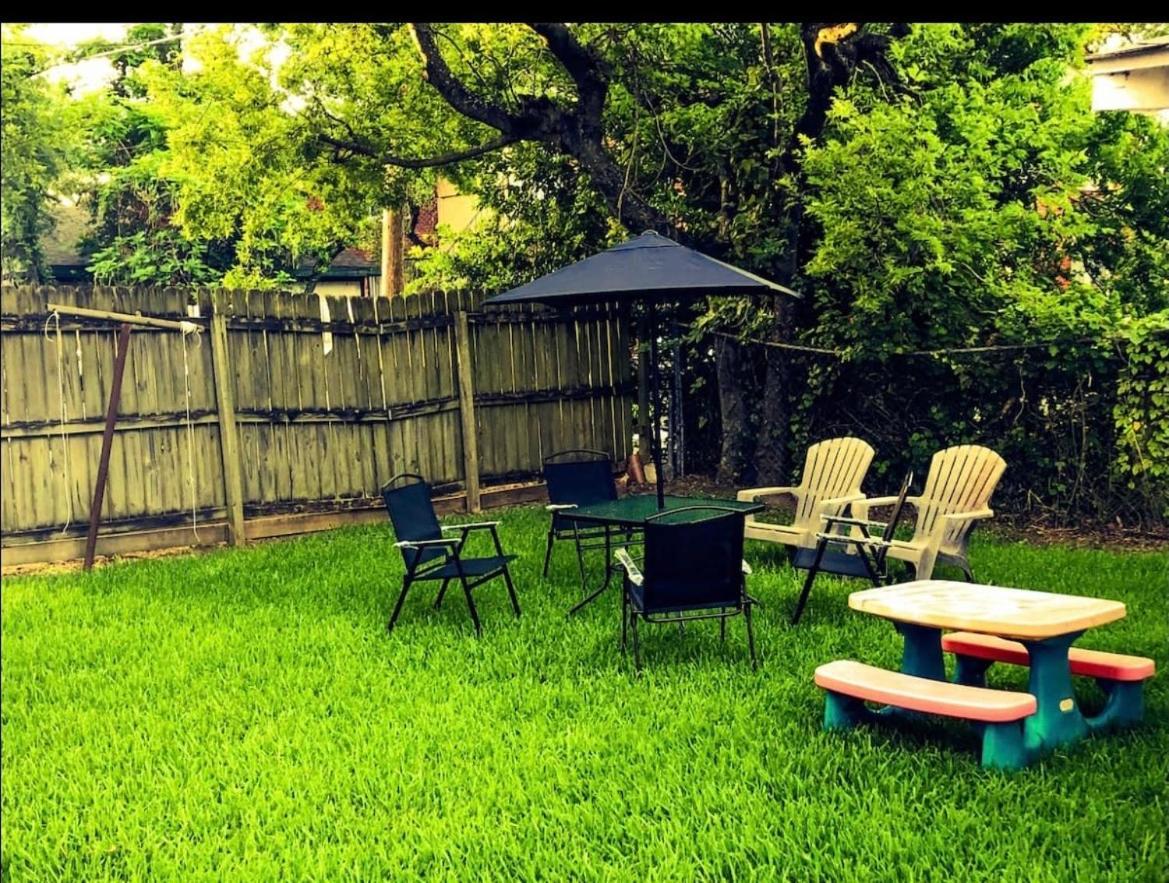 2Nd Level Duplex, Downtown Houston Near Toyota Center, Smoking Allowed On Balcony! Διαμέρισμα Εξωτερικό φωτογραφία
